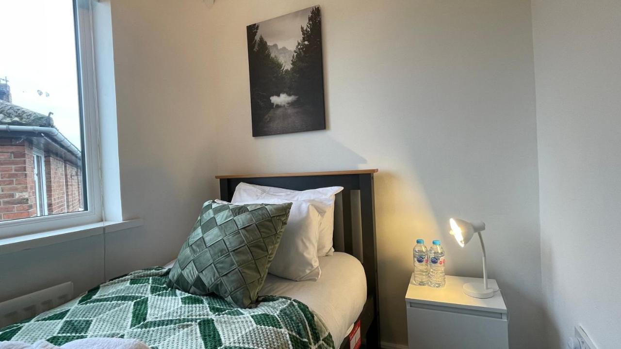 Fully Serviced Three Bed House In Durham Kültér fotó